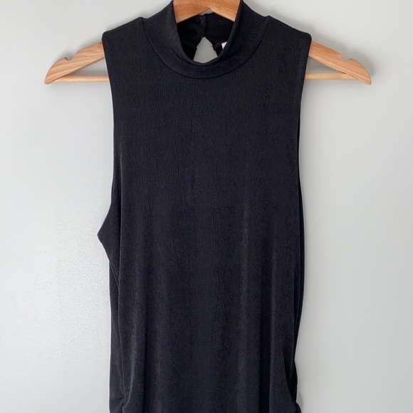 Open back mock neck dress - Picture 6 of 8